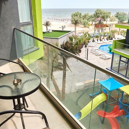 Red Apartament In Spa N Pool Beach Resort Năvodari Exterior foto